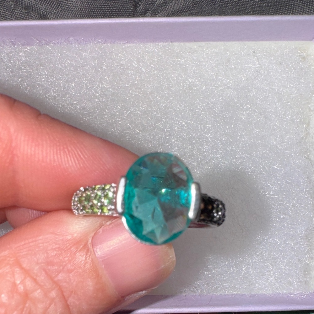 Vintage rhodium plated ring with Turquoise and lime green stones
